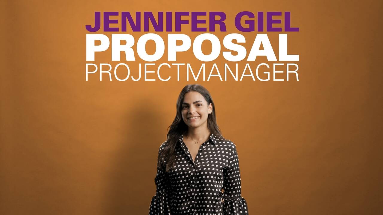 Vorschaubild für  Proposal Project Managerin Jenny Giel über Bewerbungen  - Menschen machen das Unternehmen aus